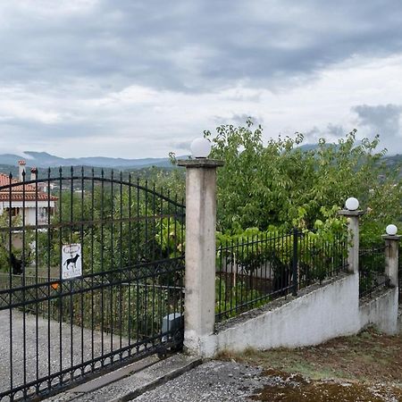 Majestic View Home Just Under Meteora Unesco Site กาลัมปากา ภายนอก รูปภาพ