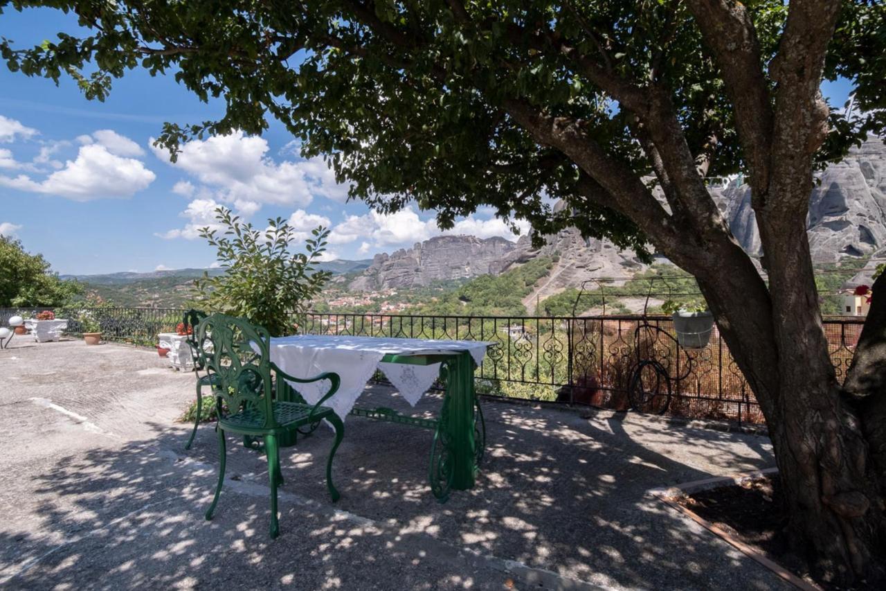 Majestic View Home Just Under Meteora Unesco Site กาลัมปากา ภายนอก รูปภาพ
