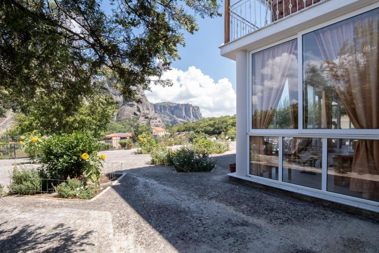 Majestic View Home Just Under Meteora Unesco Site กาลัมปากา ภายนอก รูปภาพ