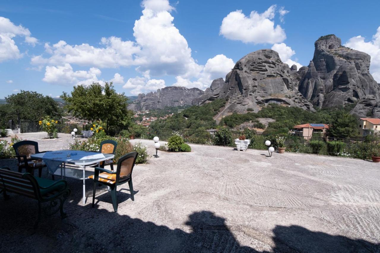 Majestic View Home Just Under Meteora Unesco Site กาลัมปากา ภายนอก รูปภาพ